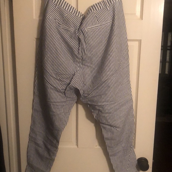 Gap Stripped Maternity Pants - Picture 4 of 4